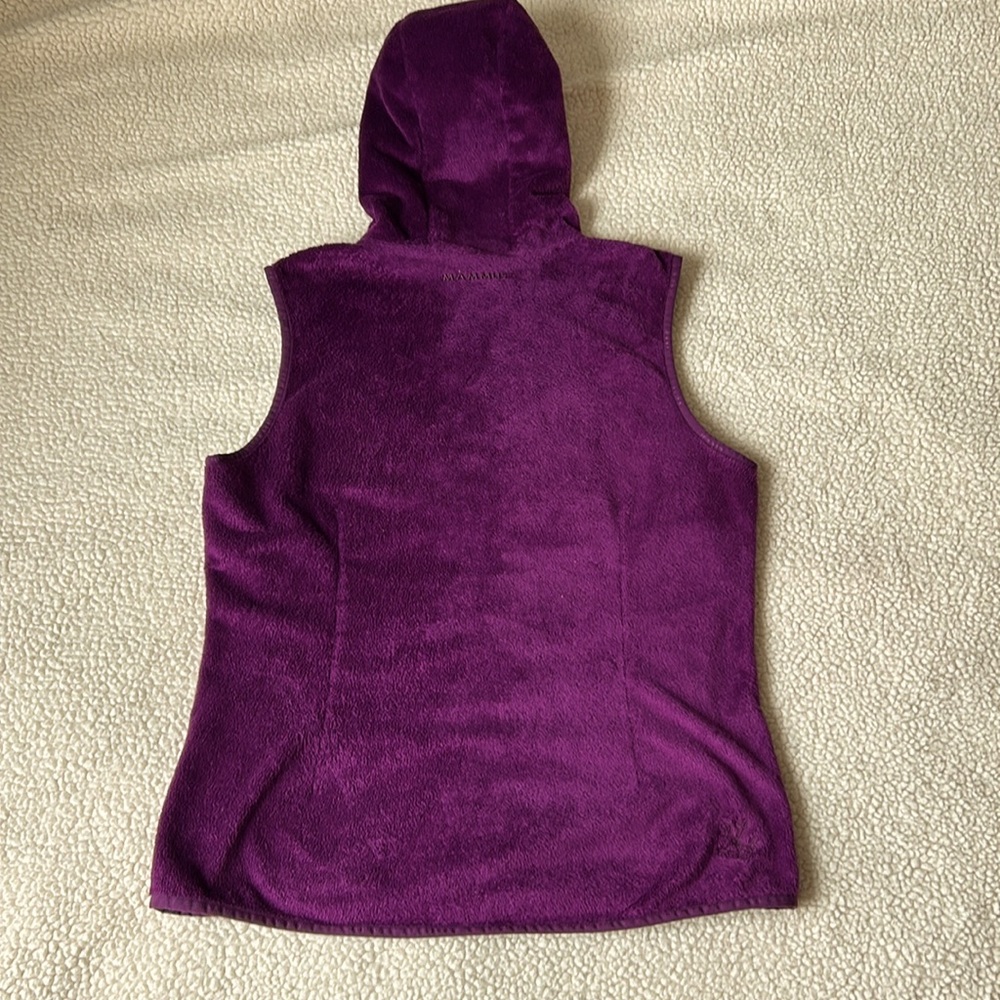 Hooded Vest - Picture 3 of 3